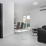 Jakov Apartamento