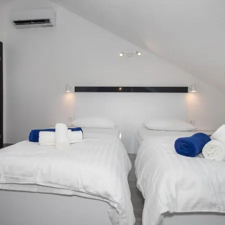 Appartement Jakov *