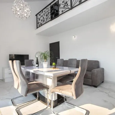 Appartement Jakov *
